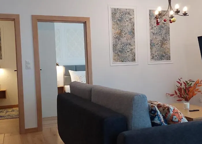 Przy Stoku Pod Lasem I Z Tarasem - Powrocisz Tu Hillside